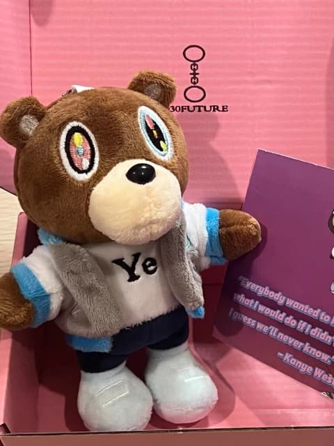 칸예 웨스트 그레듀에이션 베어 Ye 티셔츠 인형 키링