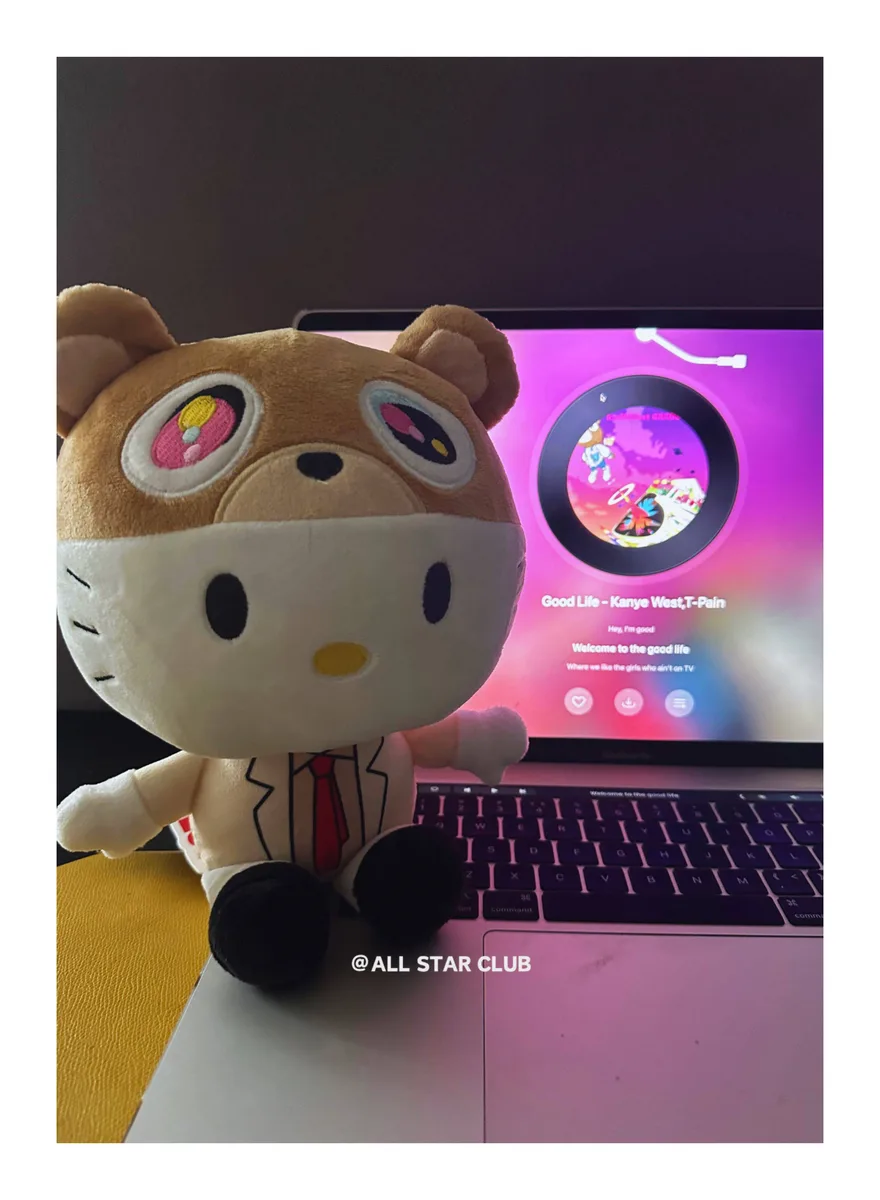 칸예 웨스트 그레듀에이션 드롭아웃 베어 헬로키티 인형 8