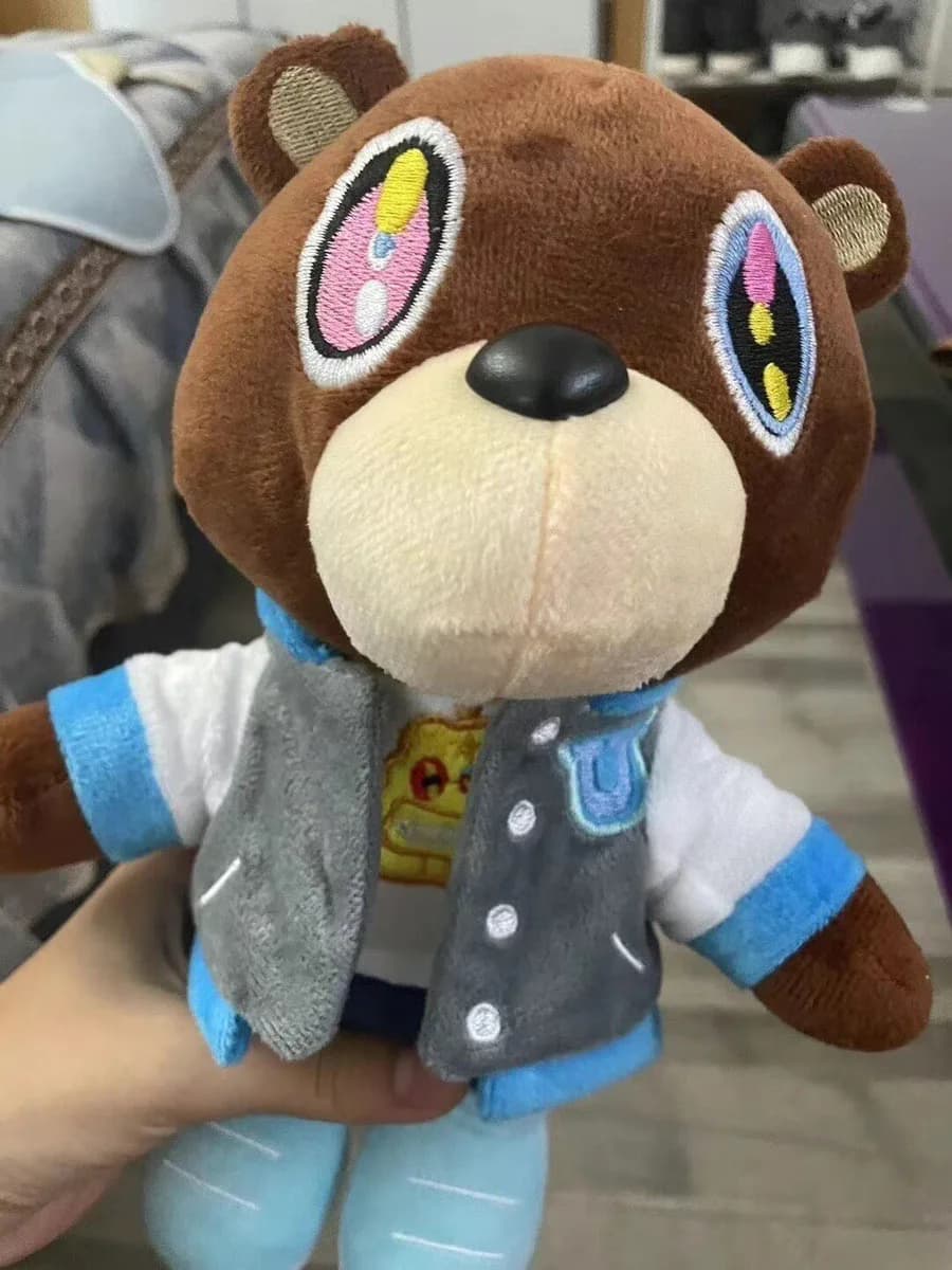 칸예 웨스트 드롭아웃 베어 재킷 차림 인형 5