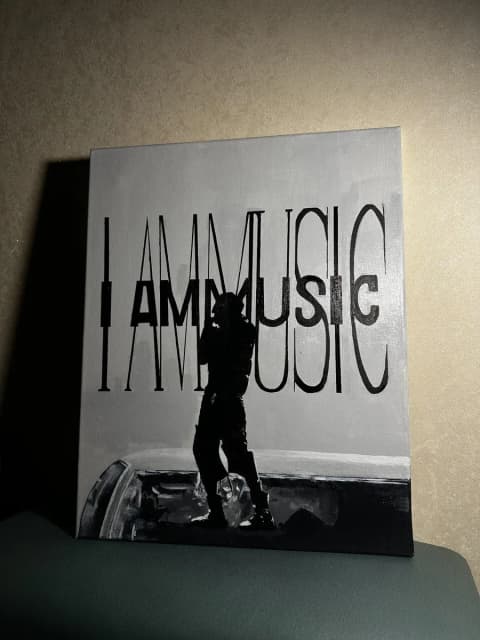 플레이보이 카티 아이 엠 뮤직 손그림 캔버스