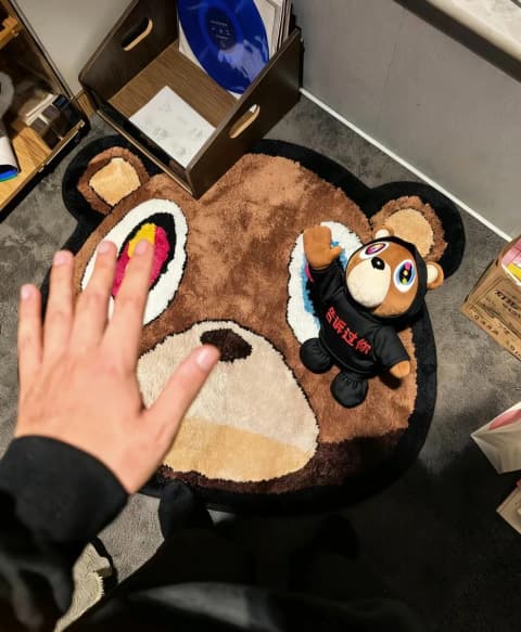 칸예 웨스트 드롭아웃 베어 얼굴 터프팅 러그