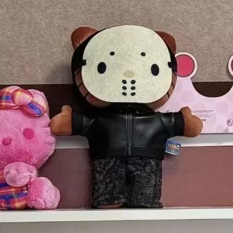 칸예 웨스트 마스크 헬로키티 가죽재킷 인형 키링 상세 2